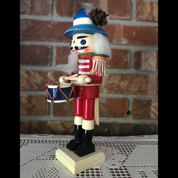 Rare Vintage Hand Carved Nut Cracker - Picture 2 of 5